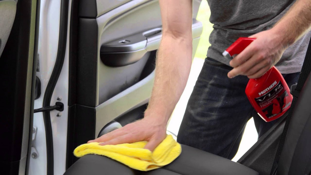 Mothers Polish - VLR Vinyl-Leather-Rubber Care Mothers VLR – Vinyl, Leather and Rubber care. Specially formulated for an intensive, yet gentle cleaning. It safely removes even the most stubborn soils and stains. Mothers VLR will help keep your car looking new…for a long, long time.”