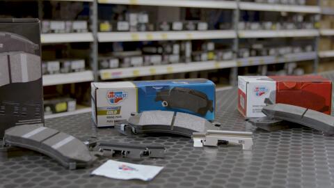 How to Choose the Right Brake Pads Towing, hauling, city driving with frequent stops… All of these are considerations for choosing the right brake pad for your vehicle. Learn which brake pad is best for your needs.