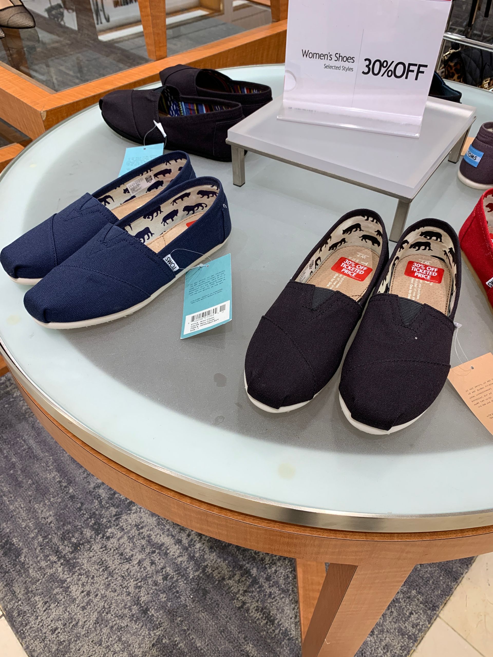 macys toms shoes
