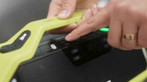 Altec Lansing StormChaser: Solar Powered or Hand Crank Survival Radio, Flashlight, and Powerbank                                 - view number 8