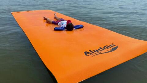 Aladdin 9ft x 6ft Floating Water Mat