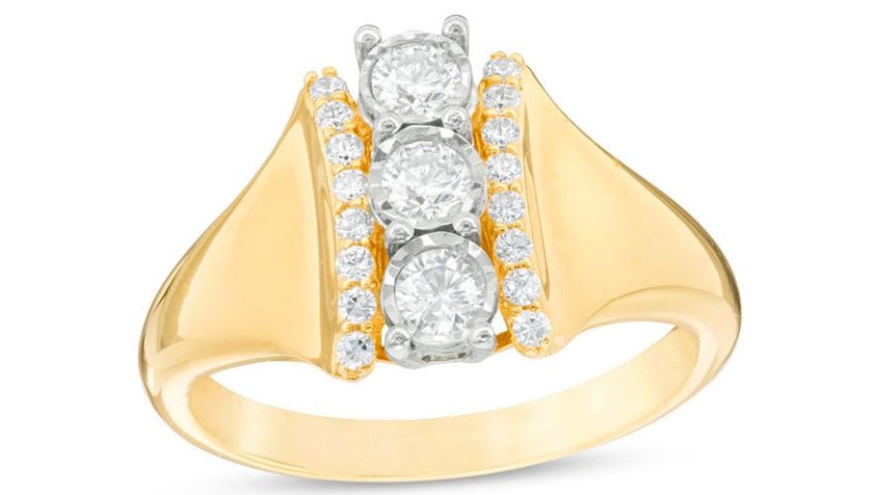 Creatable Three stone diamond rings! Peoples Jewellers.