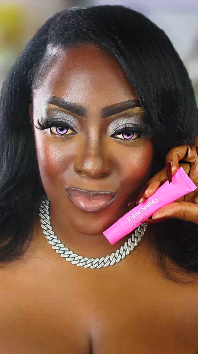 Nesha @NeshaTheArtist